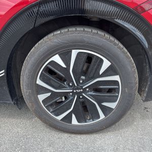 2024 KIA EV6 WIND — миниатюра 18