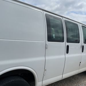 CHEVROLET EXPRESS - 9