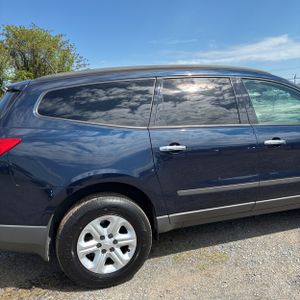 CHEVROLET TRAVERSE LS - 9