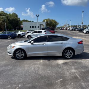 FORD FUSION SE - 3