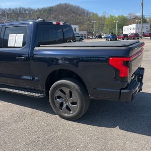 FORD F-150 LIGHTNING LARIAT - 6