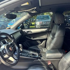 صورة 31 لـ 2015 Porsche MACAN S