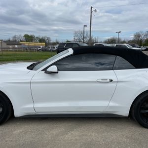 FORD MUSTANG ECOBOOST PREMIUM - 4