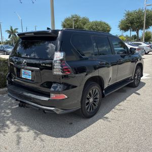 صورة 7 لـ 2023 Lexus GX 460 BASE