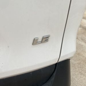صورة مصغرة 23 لـ 2022 Toyota RAV4 LE