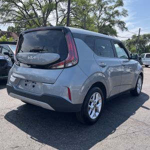 صورة 8 لـ 2023 KIA SOUL LX