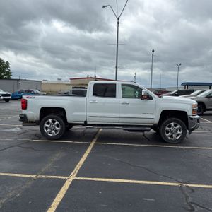 CHEVROLET SILVERADO - 10