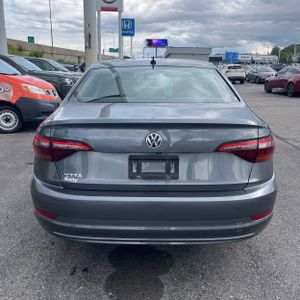 2019 Volkswagen JETTA SE photo 7