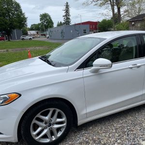 FORD FUSION SE - 2
