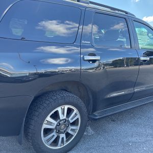 2010 Toyota SEQUOIA PLATINUM photo 9