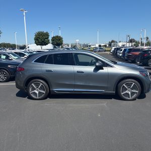 MERCEDES-BENZ EQE - 10