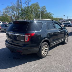 FORD EXPLORER XLT - 7