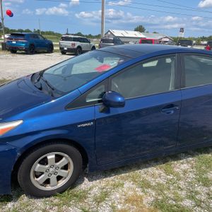 2010 Toyota PRIUS III — фото 2