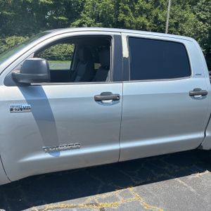 صورة 4 لـ 2016 Toyota TUNDRA SR5