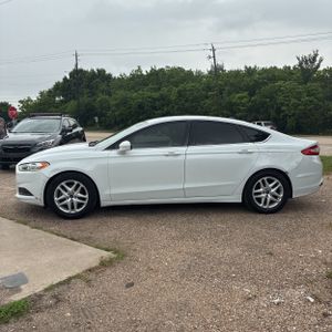 FORD FUSION SE - 3