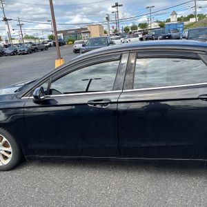 FORD FUSION SE - 4