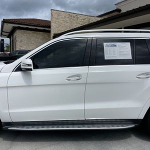 MERCEDES-BENZ GLS - 4