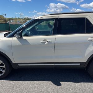FORD EXPLORER XLT - 4