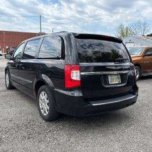 CHRYSLER TOWN AND COUNTRY TOURING - 5