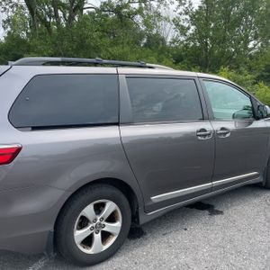2020 Toyota SIENNA LE 8-PASSENGER — фото 9