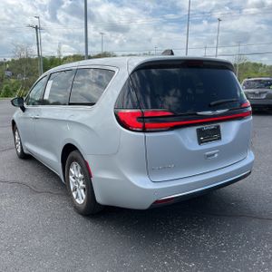 CHRYSLER PACIFICA TOURING L - 5