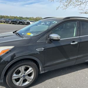 FORD ESCAPE SE - 2