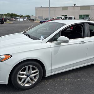 FORD FUSION SE - 2
