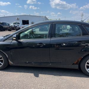 FORD FOCUS SE - 4