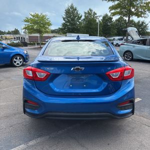 2017 Chevrolet CRUZE LT AUTO photo 7