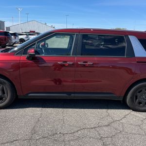 KIA CARNIVAL LXS - 4