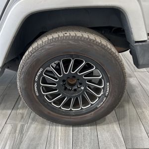2011 JEEP WRANGLER UNLIMITED SAHARA — фото 16