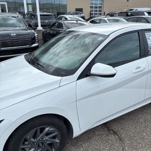 HYUNDAI ELANTRA SEL - 2