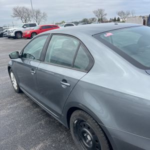 VOLKSWAGEN JETTA 1.4T S - 6