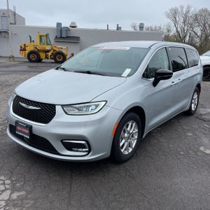 CHRYSLER PACIFICA TOURING L - 1