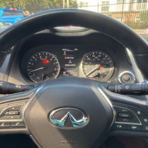 صورة مصغرة 40 لـ 2024 Infiniti Q50 LUXE