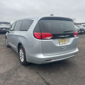 CHRYSLER VOYAGER LX - 5