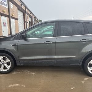 FORD ESCAPE SE - 3