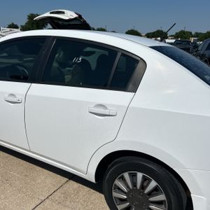 NISSAN SENTRA 2.0 - 5