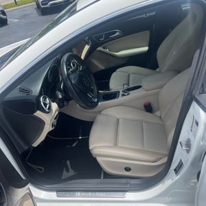 2019 Mercedes-BENZ CLA thumbnail 31