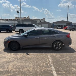 2018 Honda CIVIC LX photo 3
