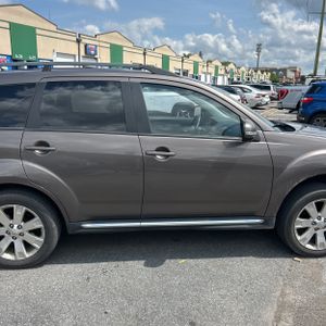 2012 Mitsubishi OUTLANDER SE — миниатюра 11