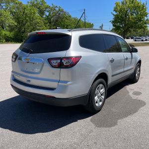 CHEVROLET TRAVERSE LS - 8
