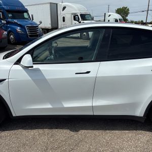 TESLA MODEL Y LONG RANGE - 4