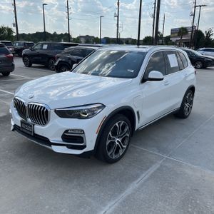 صورة 1 لـ 2021 BMW X5 XDRIVE45E