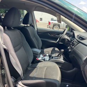 2019 Nissan ROGUE SV thumbnail 33
