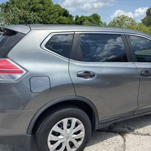 2016 Nissan ROGUE S — фото 9