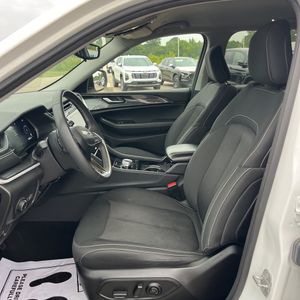 2023 JEEP GRAND CHEROKEE LAREDO 照片 32