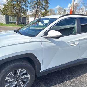 HYUNDAI TUCSON HYBRID BLUE - 2
