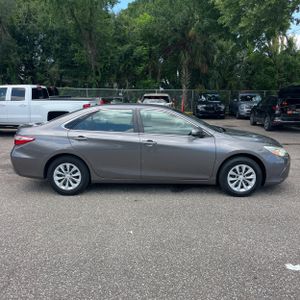 2017 Toyota CAMRY LE photo 10