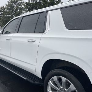 CHEVROLET SUBURBAN PREMIER - 6